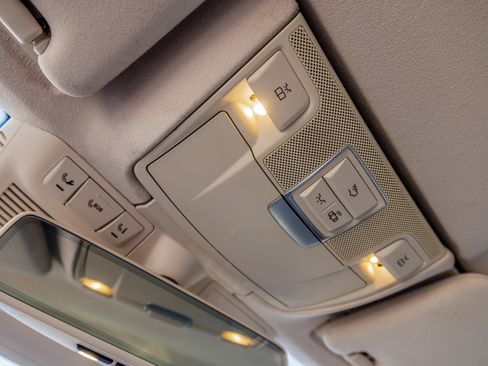 Used 2018 Mercedes-Benz S 560 Cabriolet image 17