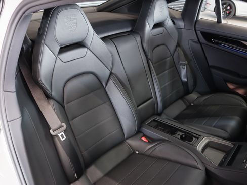 Used 2025 Porsche Panamera image 6