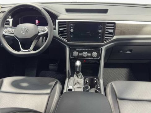 Used 2022 Volkswagen Atlas SE w/ Black Wheel Package FWD image 18