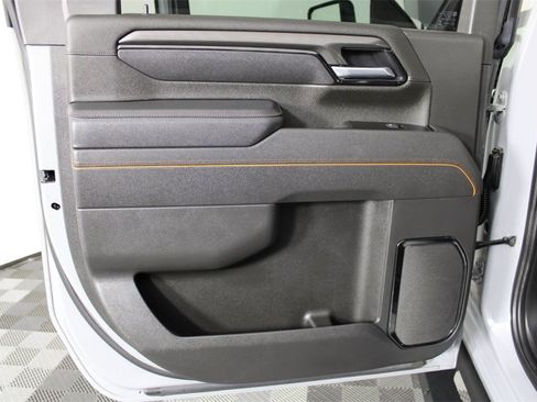 Used 2025 GMC Sierra 3500 AT4 image 33