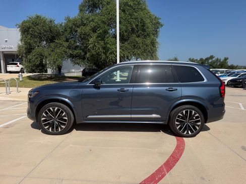 Certified 2026 Volvo XC90 T8 Ultra w/ Protection Package AWD/4WD image 3