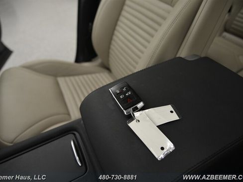 Used 2022 Land Rover Discovery S image 40