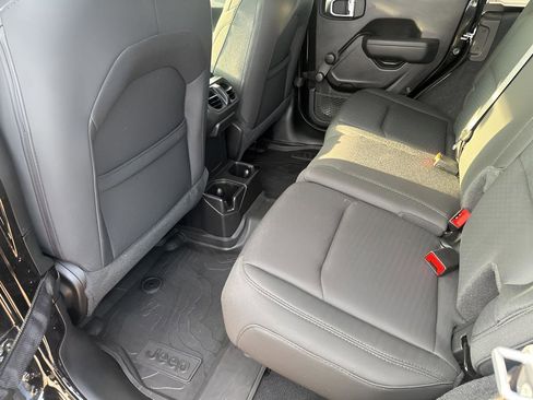 Certified 2022 Jeep Wrangler Unlimited Sport image 20