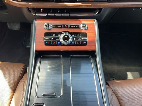 Used 2023 Lincoln Aviator Reserve w/ Equipment Group 201A RWD image 15