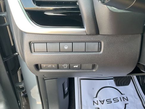 Used 2023 Nissan Rogue SL FWD image 26