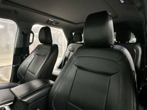 Used 2022 Ford Explorer Limited image 16