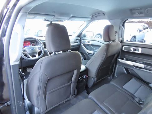 Used 2022 Ford Explorer XLT image 15