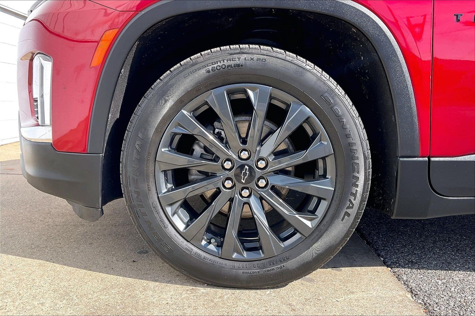 Used 2023 Chevrolet Traverse RS FWD image 11