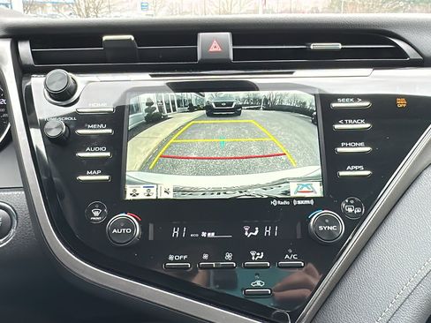 Used 2020 Toyota Camry XSE image 18