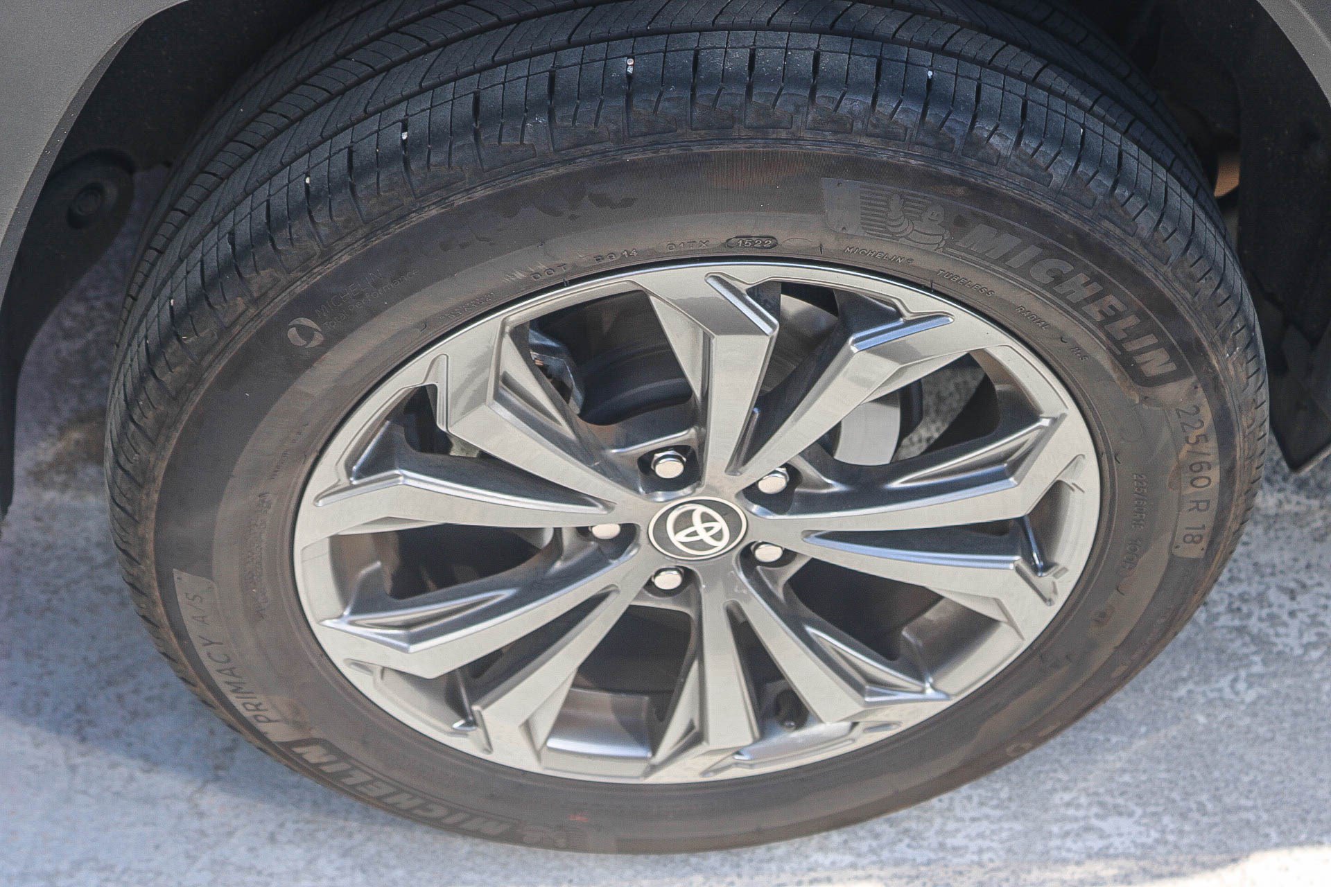 Used 2022 Toyota RAV4 XLE Premium AWD/4WD image 16
