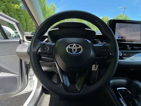 Used 2024 Toyota Corolla LE FWD image 28