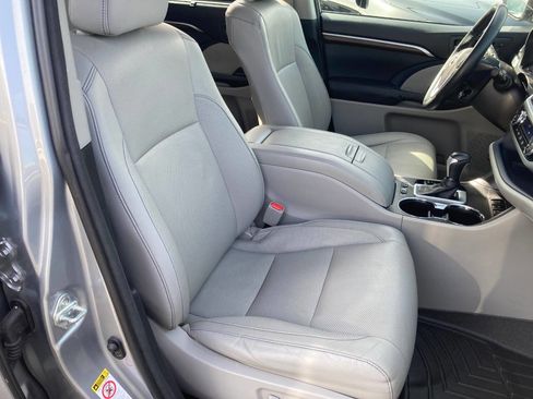 Used 2015 Toyota Highlander Limited image 49