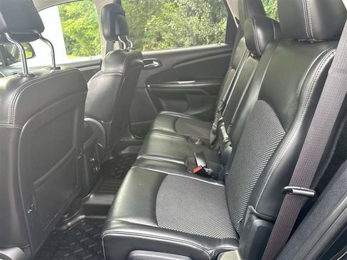 Used 2017 Dodge Journey Crossroad FWD image 12
