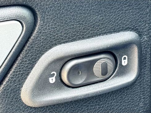 Used 2016 Jeep Wrangler Unlimited Sahara w/ Connectivity Group image 20