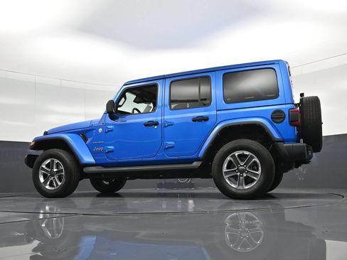 Used 2023 Jeep Wrangler Unlimited Sahara w/ LED Lighting Group AWD/4WD image 34