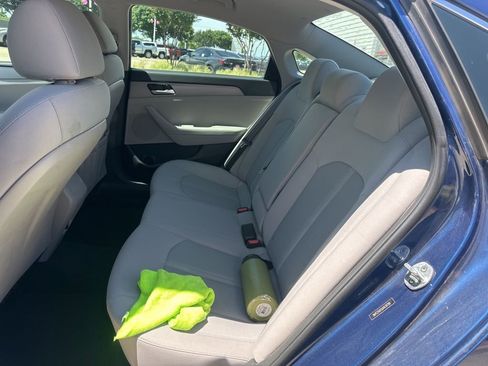 Used 2018 Hyundai Sonata SE w/ Cargo Package image 6