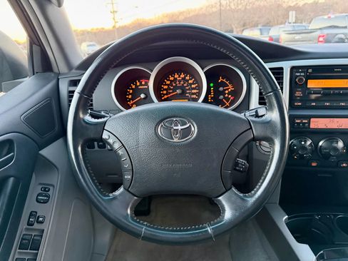 Used 2009 Toyota 4Runner SR5 image 15