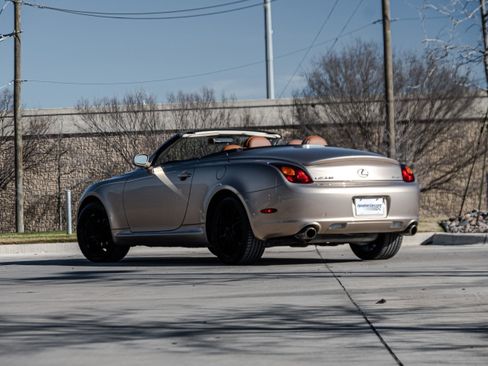 Used 2005 Lexus SC 430 Convertible image 3
