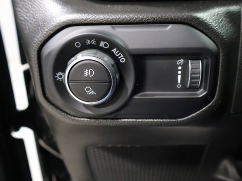 Used 2023 Jeep Gladiator Sport image 32