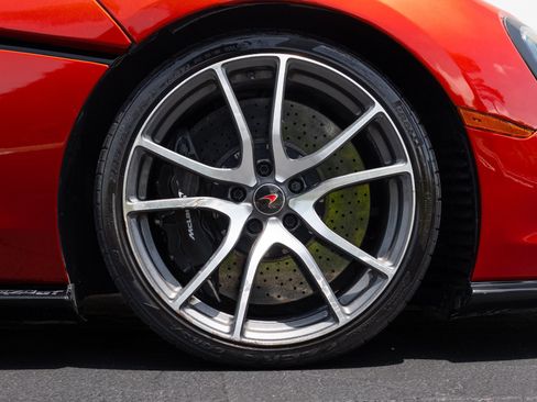 Used 2018 McLaren 570S RWD image 9