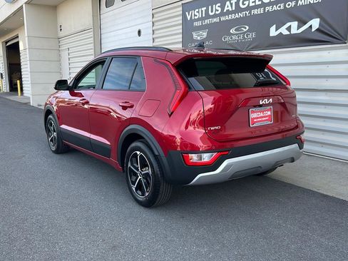 New 2025 Kia Niro EX image 6