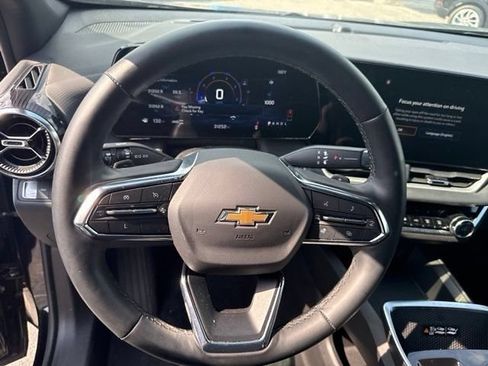 Certified 2025 Chevrolet Equinox LT w/ Convenience Package II AWD/4WD image 8