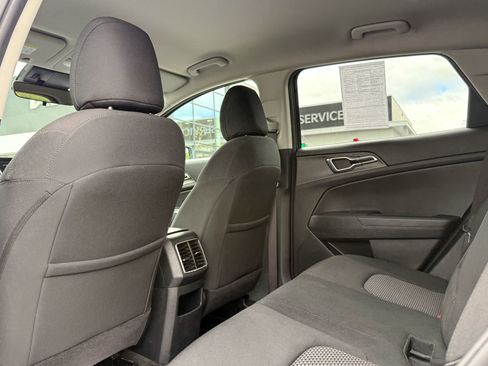 Used 2023 Kia Sportage LX AWD/4WD image 39