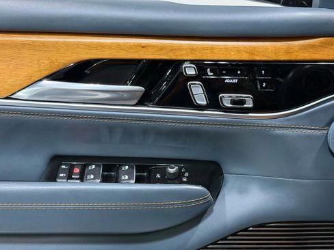 Used 2022 Jeep Grand Wagoneer Series II w/ Premium Group II image 13