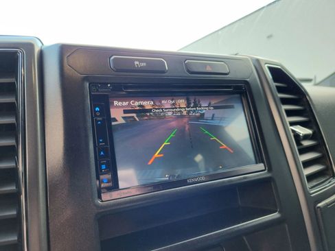 Used 2016 Ford F150 XLT w/ Trailer Tow Package image 14