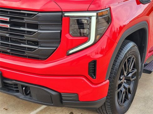 Used 2024 GMC Sierra 1500 Pro w/ Graphite Edition image 9