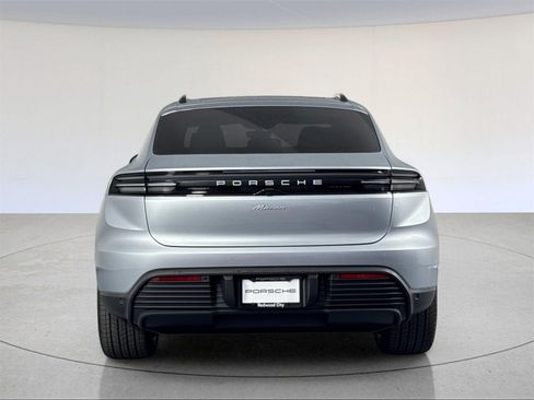 New 2025 Porsche Macan Electric image 7
