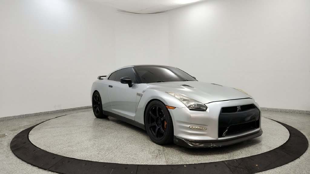 Used 2010 Nissan GT-R Premium AWD/4WD image 7
