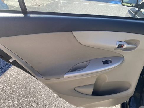 Used 2012 Toyota Corolla LE FWD image 16
