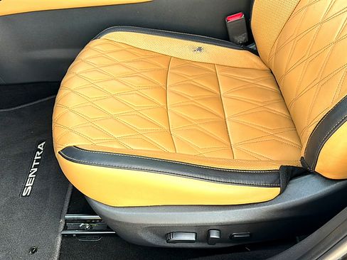 Used 2020 Nissan Sentra SV w/ SV Premium Package image 15