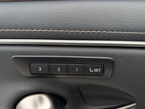 Certified 2025 Lexus ES 300h w/ Premium Package image 20