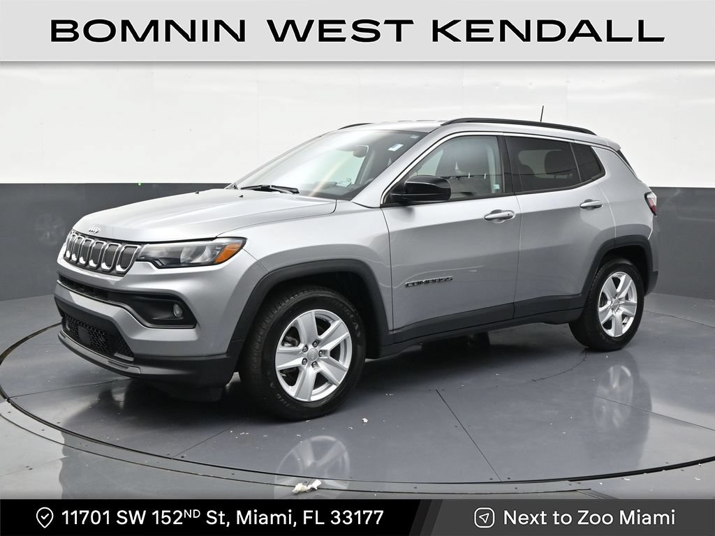 Used 2022 Jeep Compass Latitude FWD image 1