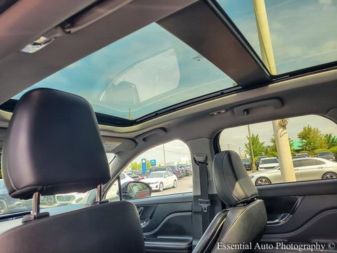 Used 2021 Lincoln Corsair Reserve w/ Sport Package image 12