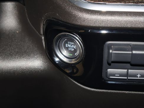 Used 2025 Chevrolet Silverado 1500 LT image 34