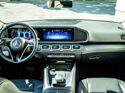 Used 2024 Mercedes-Benz GLE 350 4MATIC w/ AMG Line Exterior image 15