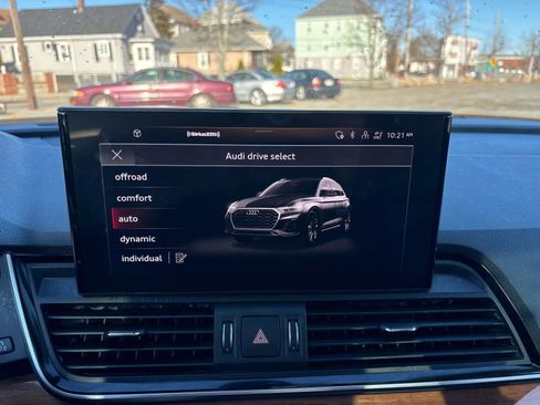 Used 2021 Audi Q5 2.0T Premium w/ Convenience Package image 27