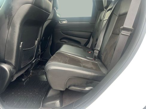Used 2019 Jeep Grand Cherokee Altitude AWD/4WD image 34