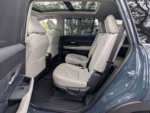 Used 2025 Toyota Grand Highlander AWD image 14