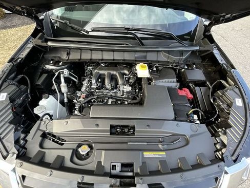 Certified 2025 Nissan Pathfinder SV AWD/4WD image 10