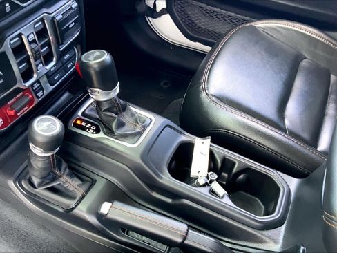 Used 2023 Jeep Wrangler Rubicon 392 image 17