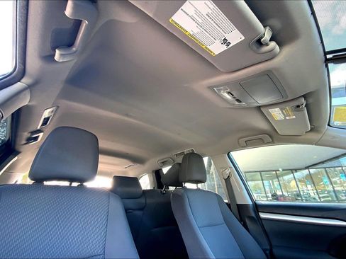 Used 2016 Toyota Highlander LE image 24