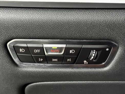 Used 2022 BMW X7 M50i image 22