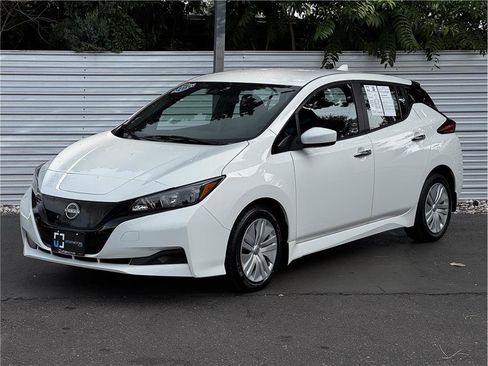 Used 2025 Nissan Leaf S FWD image 6