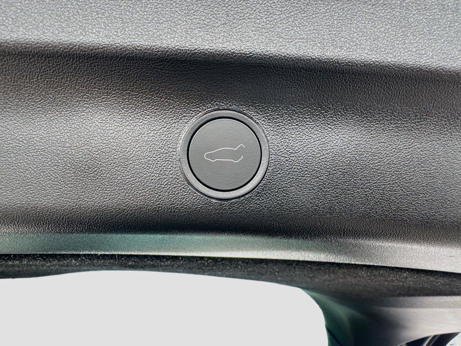 Used 2025 Tesla Model Y Long Range RWD image 26
