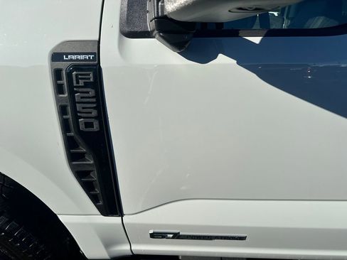 New 2026 Ford F250 Lariat w/ Black Appearance Package image 9