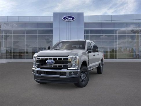 New 2025 Ford F250 XLT w/ FX4 Off-Road Package image 2